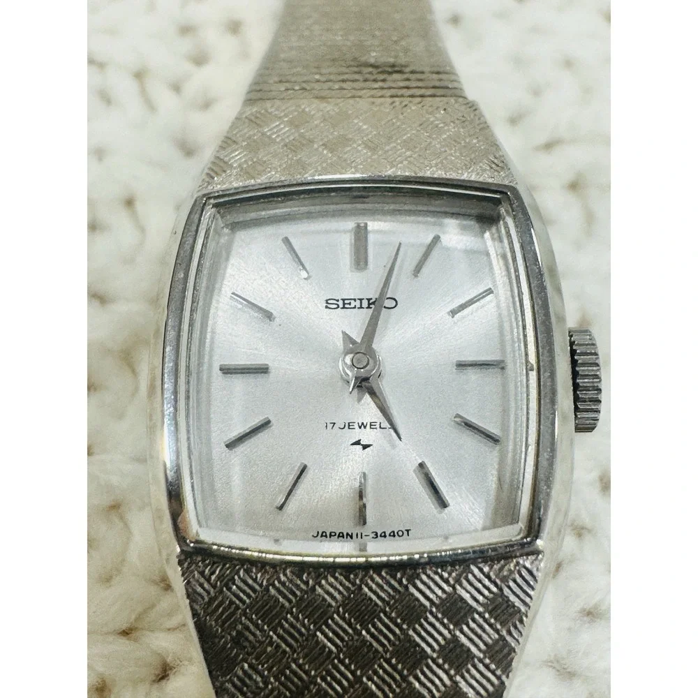 Vintage Seiko 11-4210 Ladies 17 Jewel Manual Wind Watch Untested